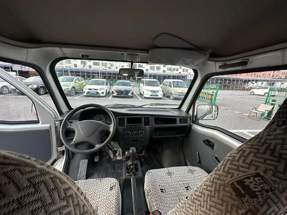 2020 WuLing ZhiGuang 1.2L 76HP L4 5MT,autocango,china used car exporter,china ev exporter,chinese used car exporter,chinese used ev exporter