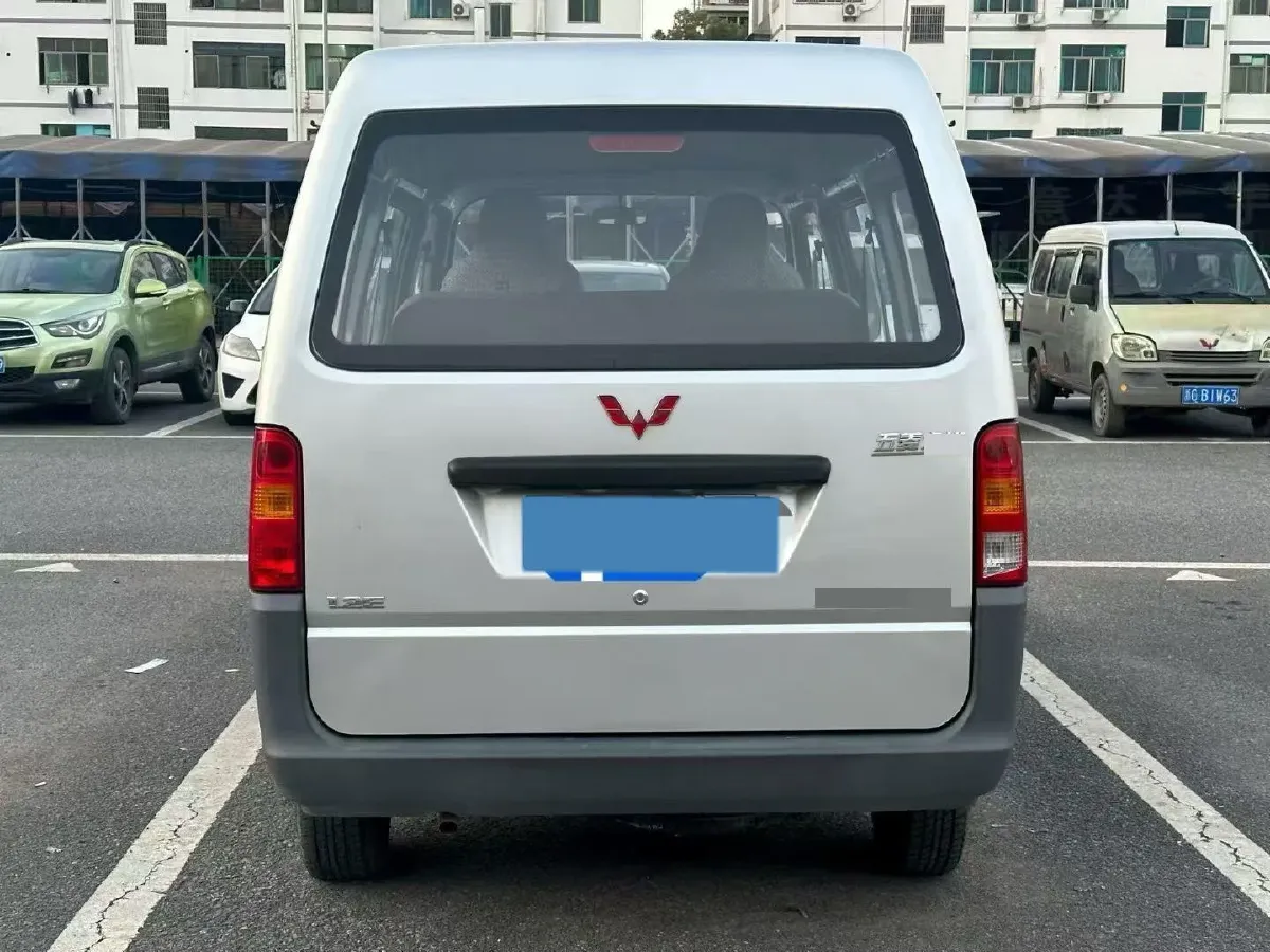 2020 WuLing ZhiGuang 1.2L 76HP L4 5MT,autocango,china used car exporter,china ev exporter,chinese used car exporter,chinese used ev exporter