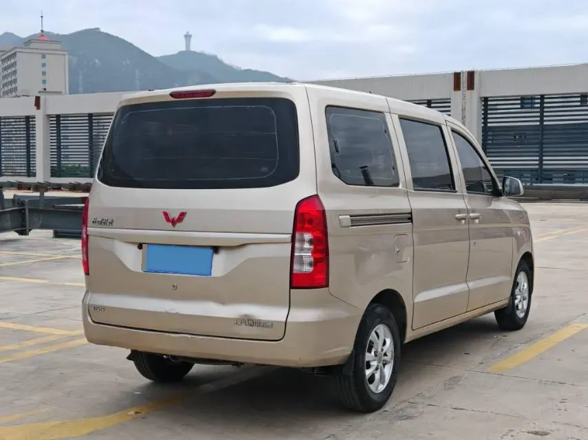 2019 WuLing HongGuang V 1.5L 105HP L4 5MT,autocango,china used car exporter,china ev exporter,chinese used car exporter,chinese used ev exporter