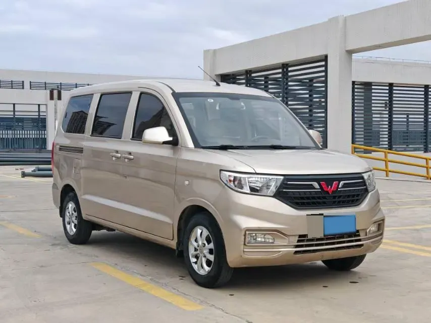 2019 WuLing HongGuang V 1.5L 105HP L4 5MT,autocango,china used car exporter,china ev exporter,chinese used car exporter,chinese used ev exporter