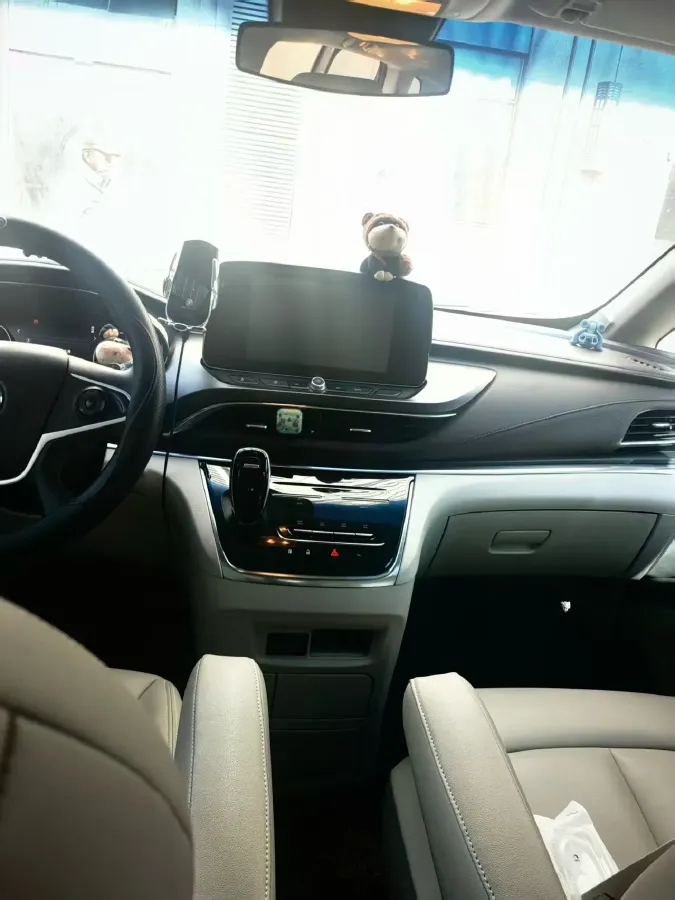 2021 Buick GL8 2.0T 237HP L4 9AT,autocango,china used car exporter,china ev exporter,chinese used car exporter,chinese used ev exporter