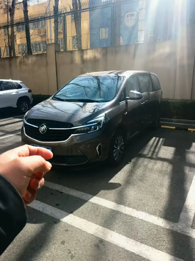 2021 Buick GL8 2.0T 237HP L4 9AT,autocango,china used car exporter,china ev exporter,chinese used car exporter,chinese used ev exporter