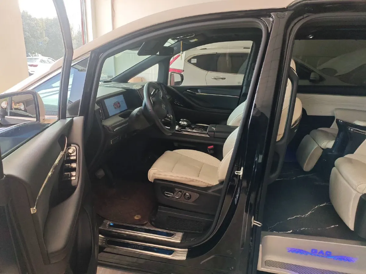 2023 GAC Trumpchi M8 2.0T 252HP L4 8AT,autocango,china used car exporter,china ev exporter,chinese used car exporter,chinese used ev exporter