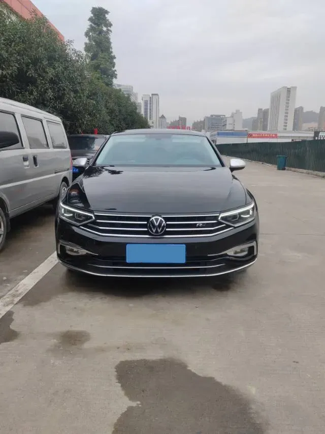 2020 Volkswagen Magotan 2.0T 186HP L4 7DCT,autocango,china used car exporter,china ev exporter,chinese used car exporter,chinese used ev exporter