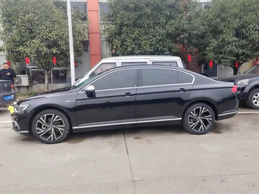 2020 Volkswagen Magotan 2.0T 186HP L4 7DCT,autocango,china used car exporter,china ev exporter,chinese used car exporter,chinese used ev exporter