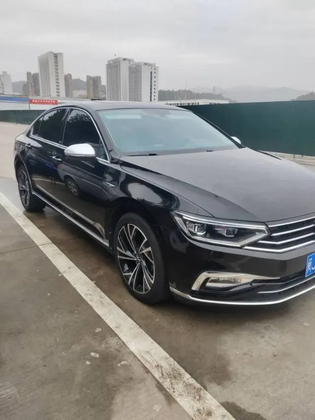 2020 Volkswagen Magotan 2.0T 186HP L4 7DCT,autocango,china used car exporter,china ev exporter,chinese used car exporter,chinese used ev exporter