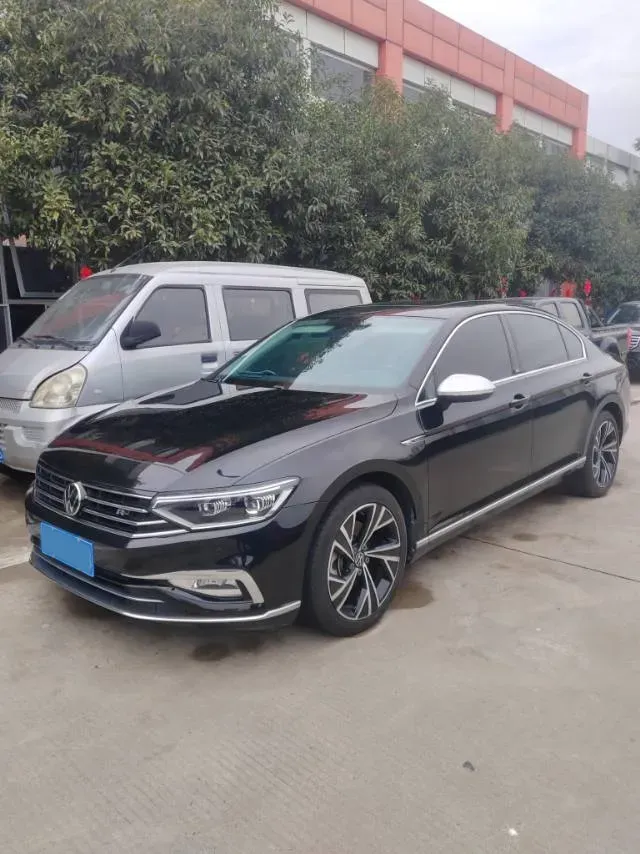 2020 Volkswagen Magotan 2.0T 186HP L4 7DCT,autocango,china used car exporter,china ev exporter,chinese used car exporter,chinese used ev exporter