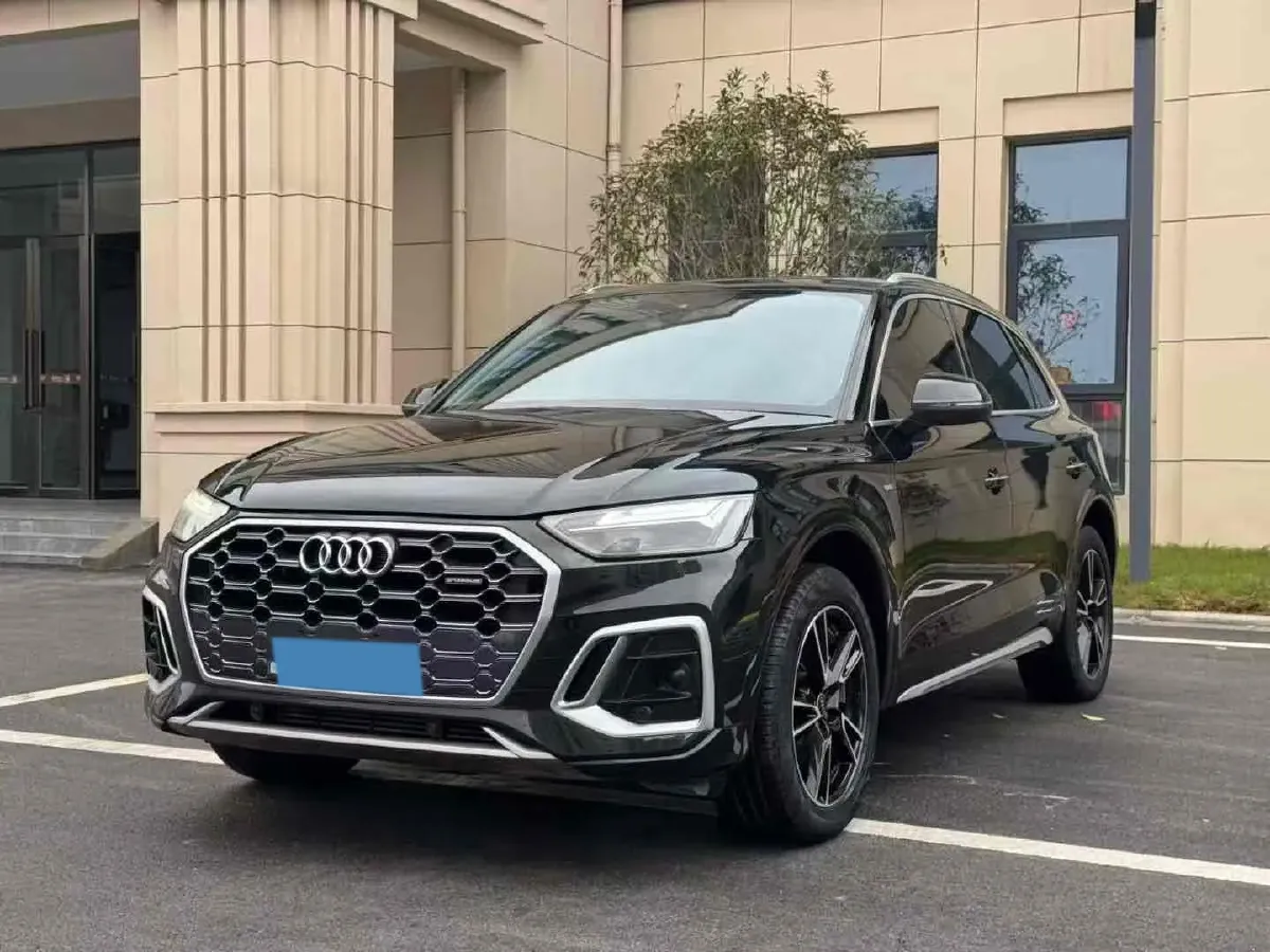 2023 Audi Q5L 2.0T 190HP L4 7DCT,autocango,china used car exporter,china ev exporter,chinese used car exporter,chinese used ev exporter