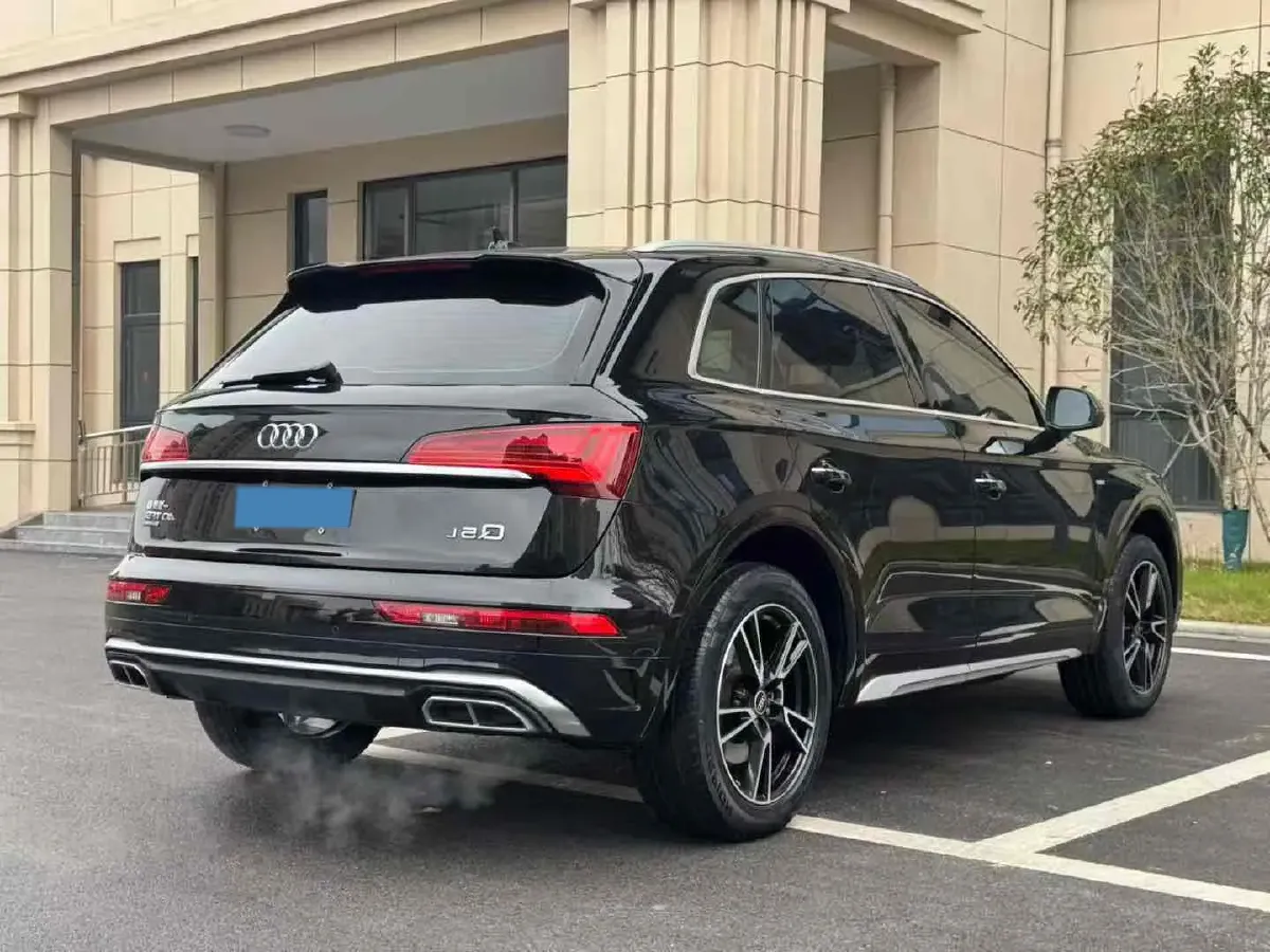 2023 Audi Q5L 2.0T 190HP L4 7DCT,autocango,china used car exporter,china ev exporter,chinese used car exporter,chinese used ev exporter
