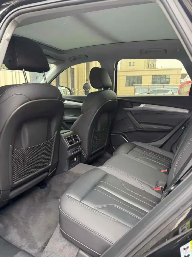 2023 Audi Q5L 2.0T 190HP L4 7DCT,autocango,china used car exporter,china ev exporter,chinese used car exporter,chinese used ev exporter