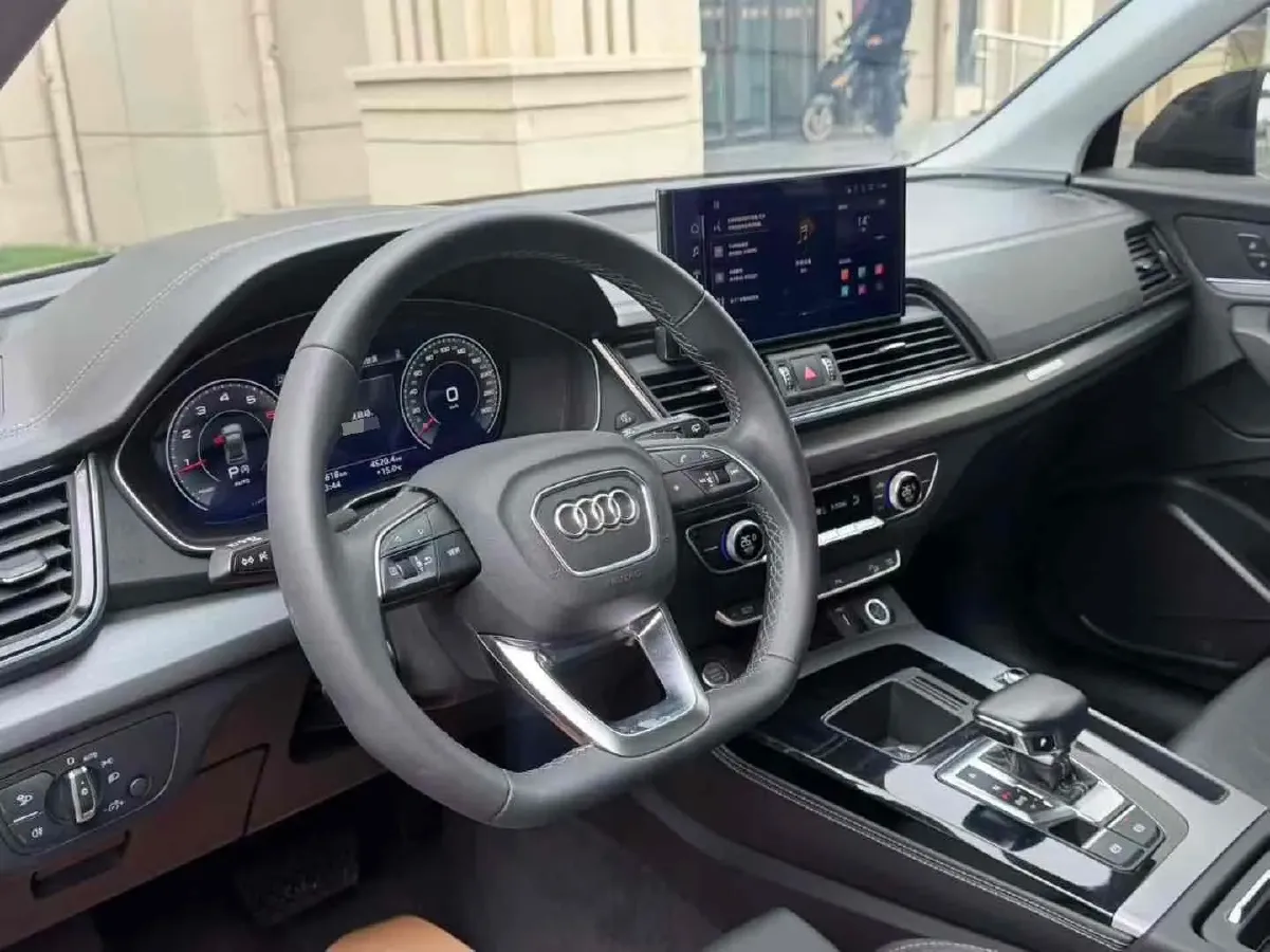2023 Audi Q5L 2.0T 190HP L4 7DCT,autocango,china used car exporter,china ev exporter,chinese used car exporter,chinese used ev exporter