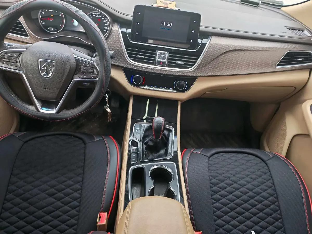 2017 BaoJun 730 1.5T 150HP L4 6MT,autocango,china used car exporter,china ev exporter,chinese used car exporter,chinese used ev exporter