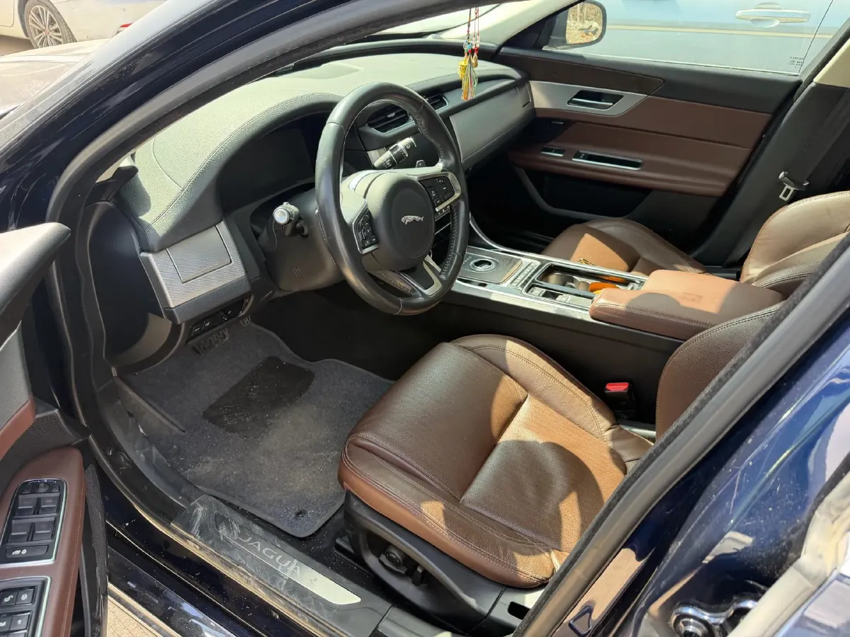 2020 Jaguar XFL 2.0T 250HP L4 8AT,autocango,china used car exporter,china ev exporter,chinese used car exporter,chinese used ev exporter