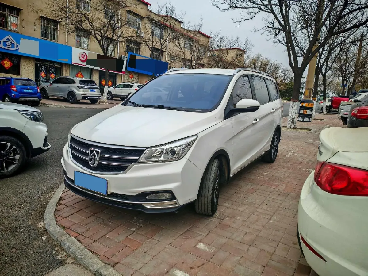 2019 BaoJun 730 1.5L 105HP L4 6MT,autocango,china used car exporter,china ev exporter,chinese used car exporter,chinese used ev exporter