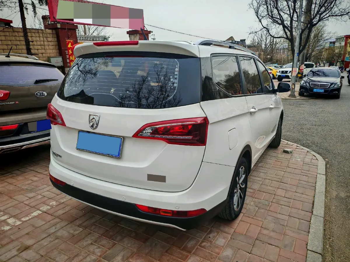 2019 BaoJun 730 1.5L 105HP L4 6MT,autocango,china used car exporter,china ev exporter,chinese used car exporter,chinese used ev exporter