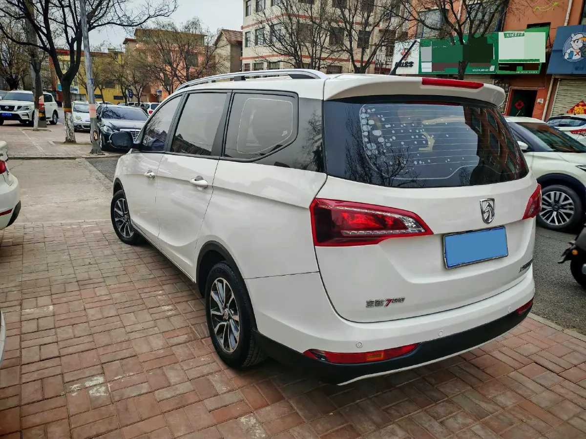 2019 BaoJun 730 1.5L 105HP L4 6MT,autocango,china used car exporter,china ev exporter,chinese used car exporter,chinese used ev exporter