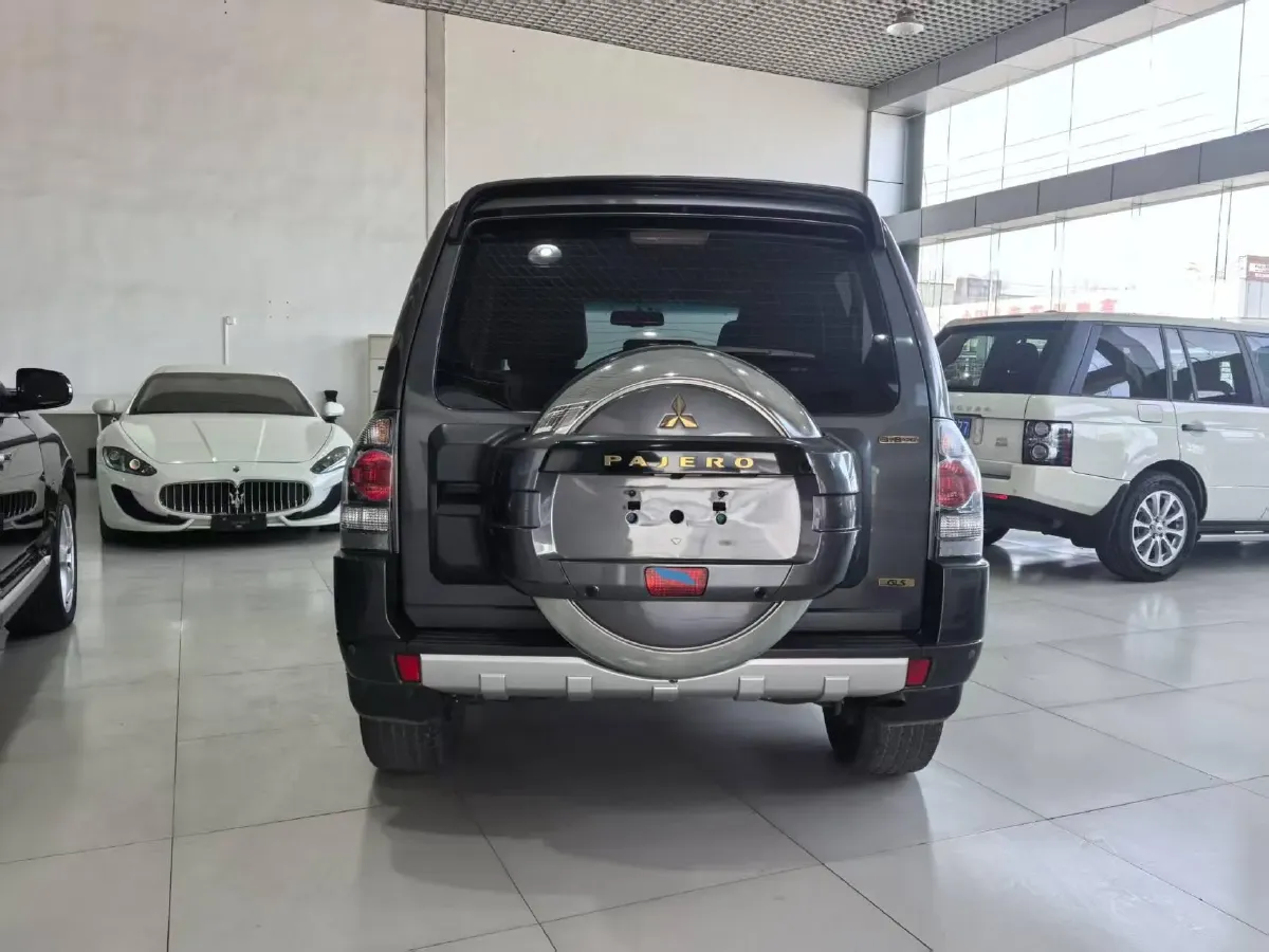 2018 Mitsubishi Pajero 3.0L 174HP V6 5AT,autocango,china used car exporter,china ev exporter,chinese used car exporter,chinese used ev exporter