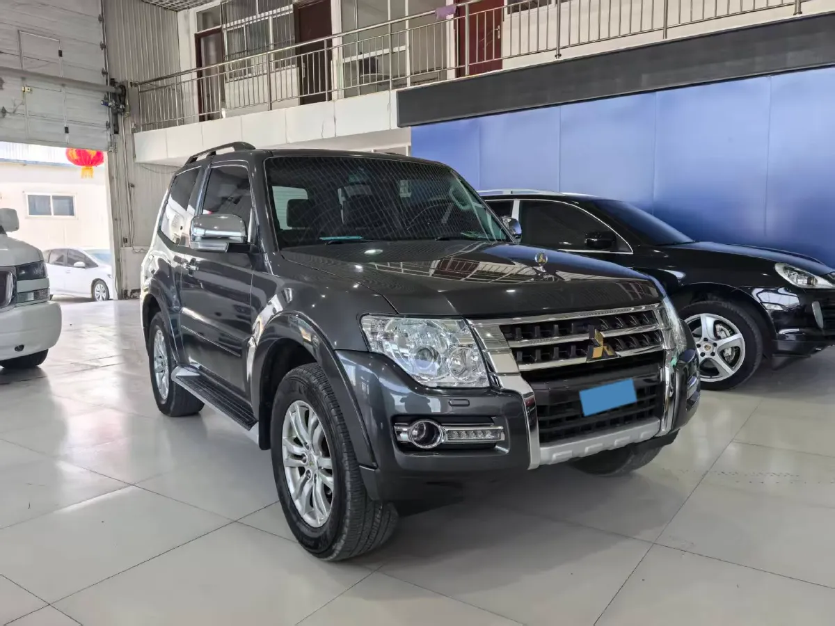 2018 Mitsubishi Pajero 3.0L 174HP V6 5AT,autocango,china used car exporter,china ev exporter,chinese used car exporter,chinese used ev exporter