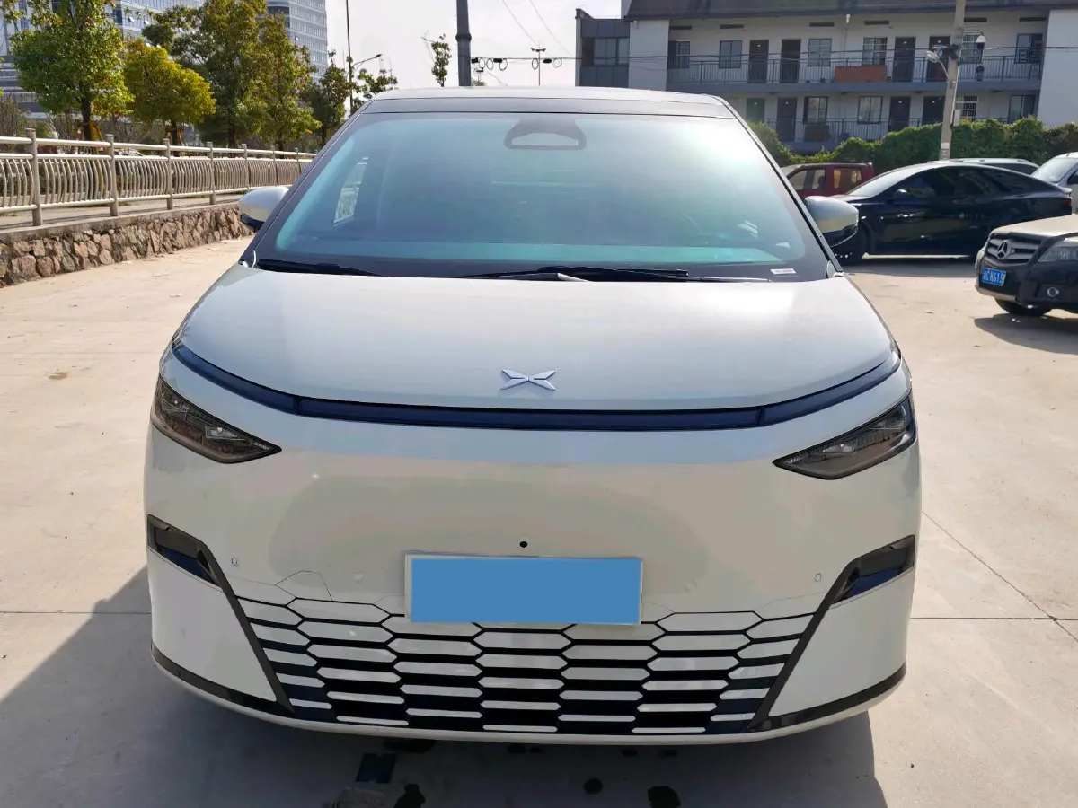 2024 Xpeng X9 BEV 84.5KWH,autocango,china used car exporter,china ev exporter,chinese used car exporter,chinese used ev exporter