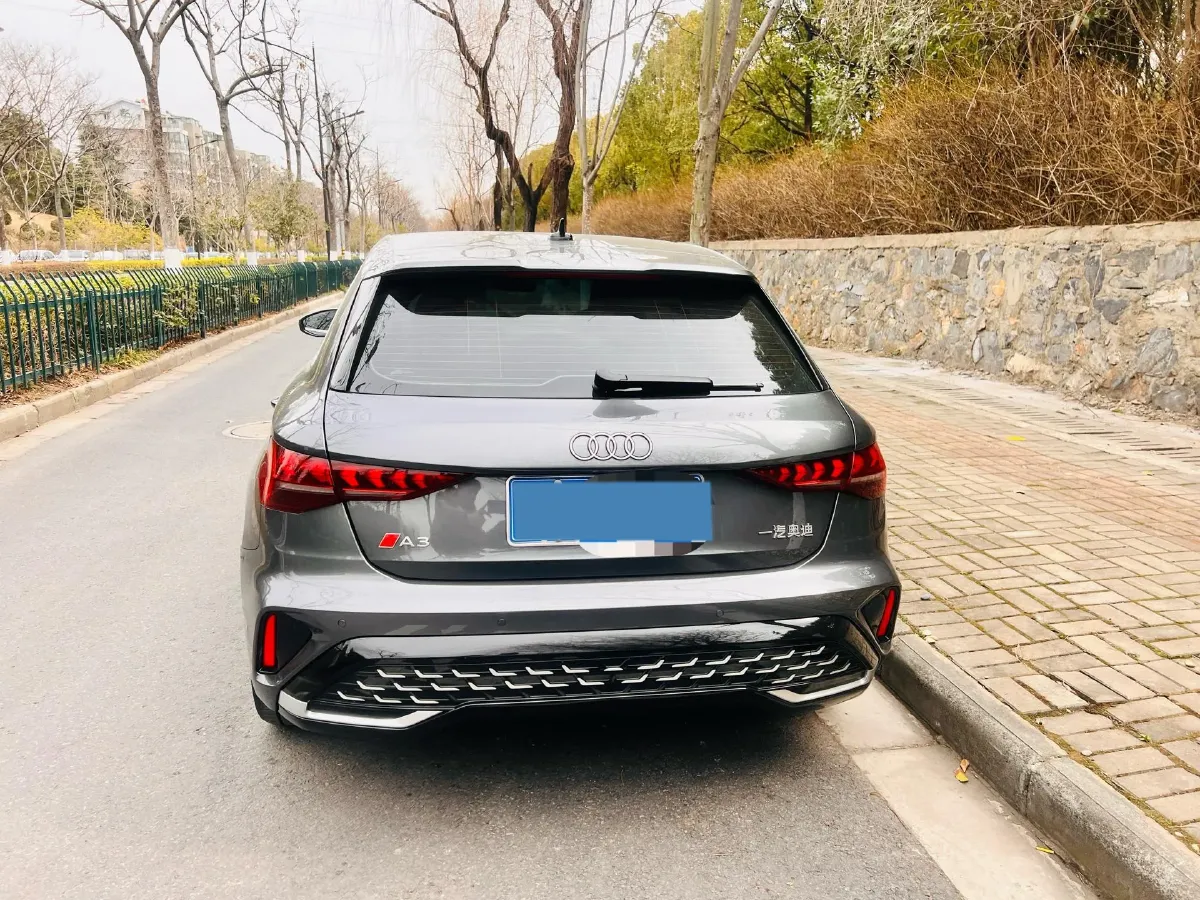 2025 Audi A3 1.5T 160HP L4 7DCT,autocango,china used car exporter,china ev exporter,chinese used car exporter,chinese used ev exporter