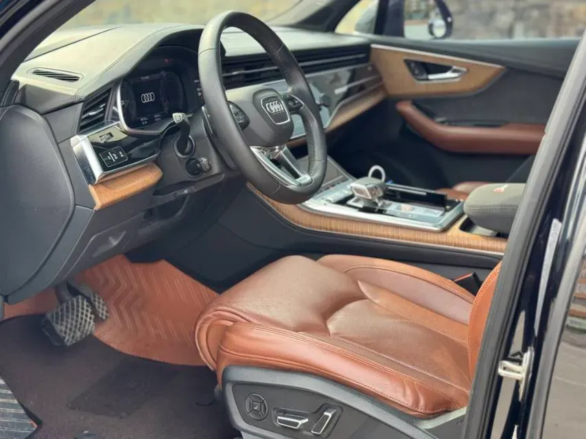 2021 Audi Q7 3.0T 340HP V6 8AT,autocango,china used car exporter,china ev exporter,chinese used car exporter,chinese used ev exporter