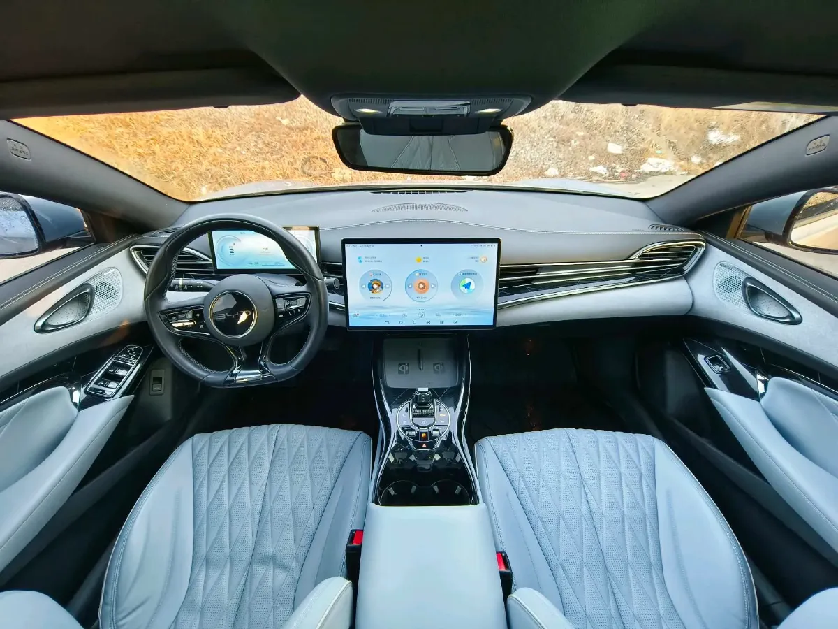 2022 MAXUS DaJia 5 BEV 70KWH,autocango,china used car exporter,china ev exporter,chinese used car exporter,chinese used ev exporter