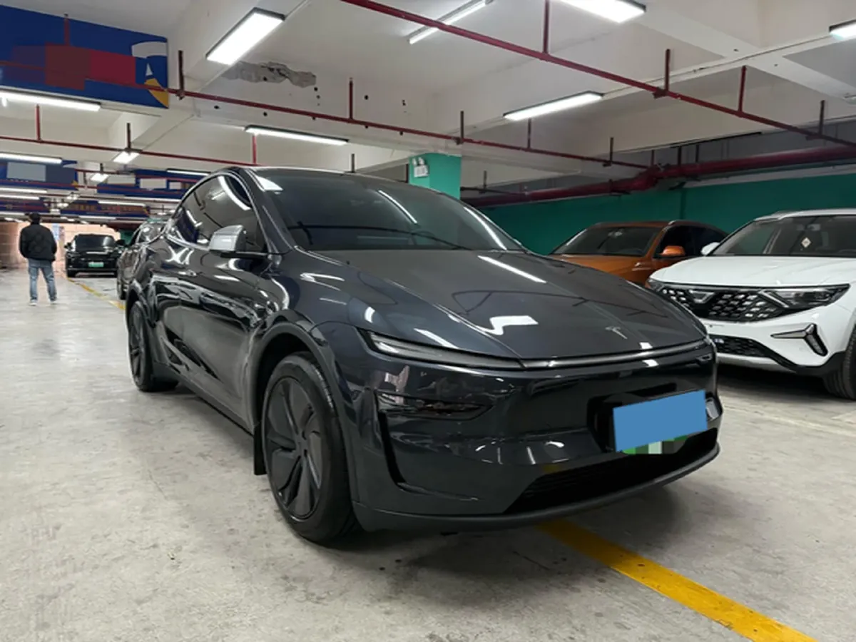 2025 Tesla Model Y BEV 62.5KWH,autocango,china used car exporter,china ev exporter,chinese used car exporter,chinese used ev exporter