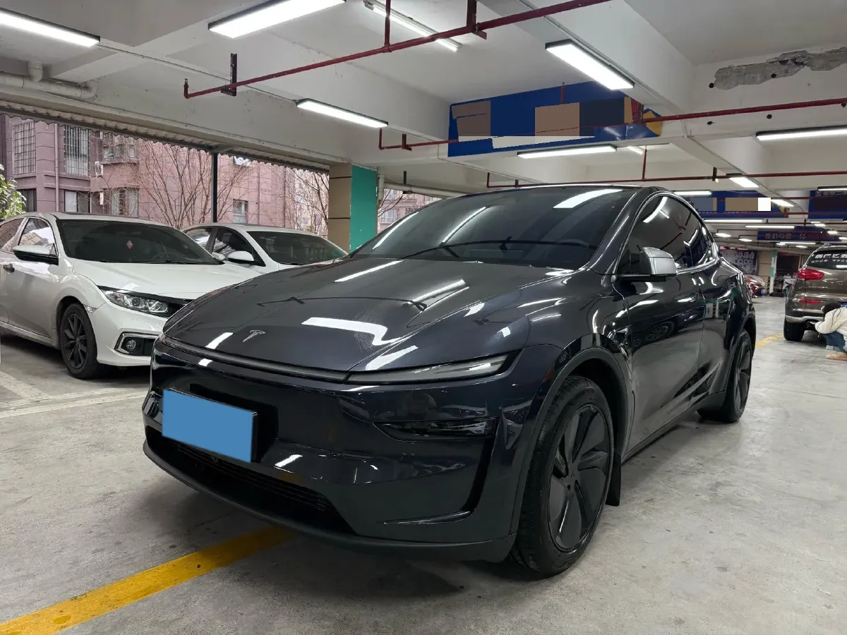2025 Tesla Model Y BEV 62.5KWH,autocango,china used car exporter,china ev exporter,chinese used car exporter,chinese used ev exporter