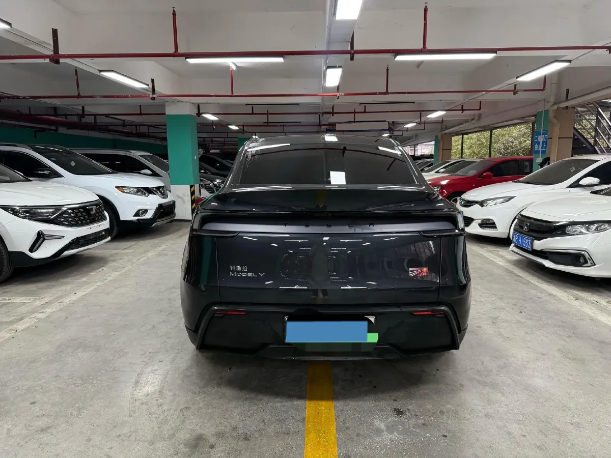 2025 Tesla Model Y BEV 62.5KWH,autocango,china used car exporter,china ev exporter,chinese used car exporter,chinese used ev exporter