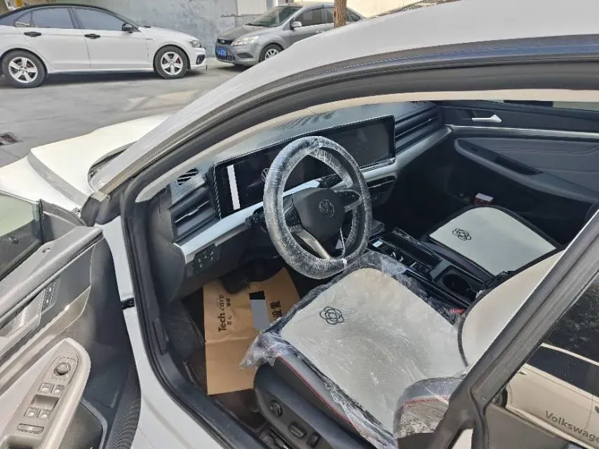 2024 Volkswagen Lamando 1.4T 150HP L4 7DCT,autocango,china used car exporter,china ev exporter,chinese used car exporter,chinese used ev exporter