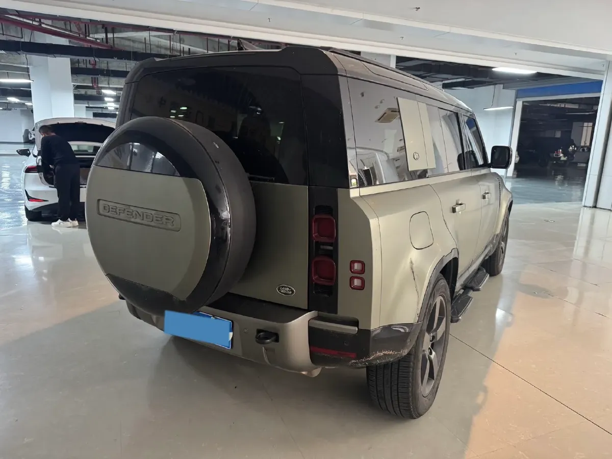 2024 Land Rover Defender 3.0T 400HP L6 8AT,autocango,china used car exporter,china ev exporter,chinese used car exporter,chinese used ev exporter