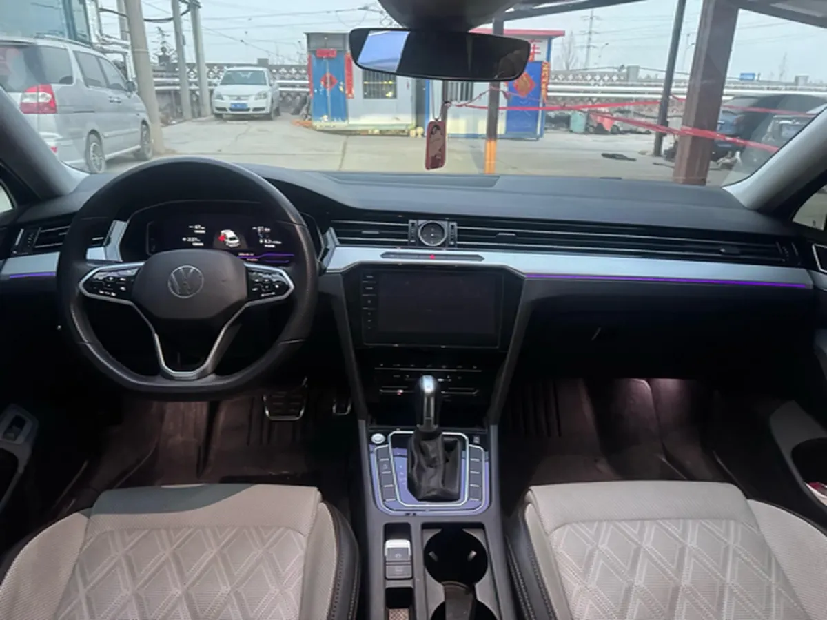 2023 Volkswagen Magotan 2.0T 186HP L4 7DCT,autocango,china used car exporter,china ev exporter,chinese used car exporter,chinese used ev exporter