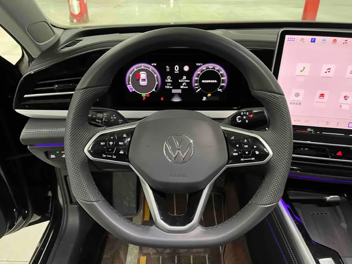 2025 Volkswagen Passat 2.0T 220HP L4 7DCT,autocango,china used car exporter,china ev exporter,chinese used car exporter,chinese used ev exporter