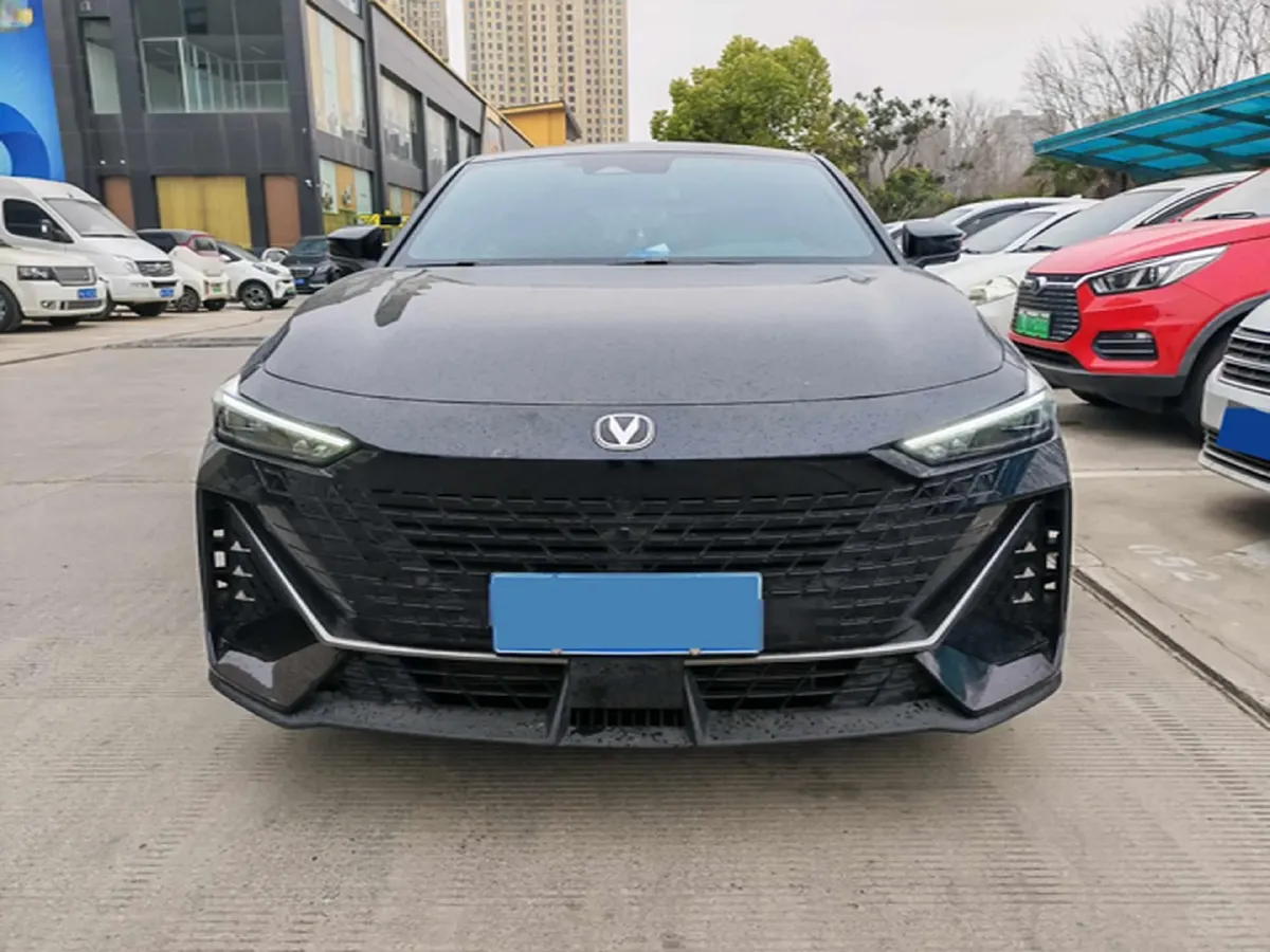 2025 ChangAn UNI-V 1.5T 192HP L4 7DCT,autocango,china used car exporter,china ev exporter,chinese used car exporter,chinese used ev exporter