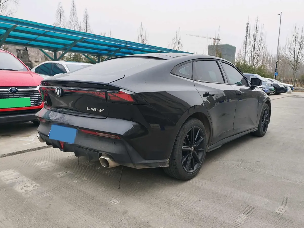 2025 ChangAn UNI-V 1.5T 192HP L4 7DCT,autocango,china used car exporter,china ev exporter,chinese used car exporter,chinese used ev exporter