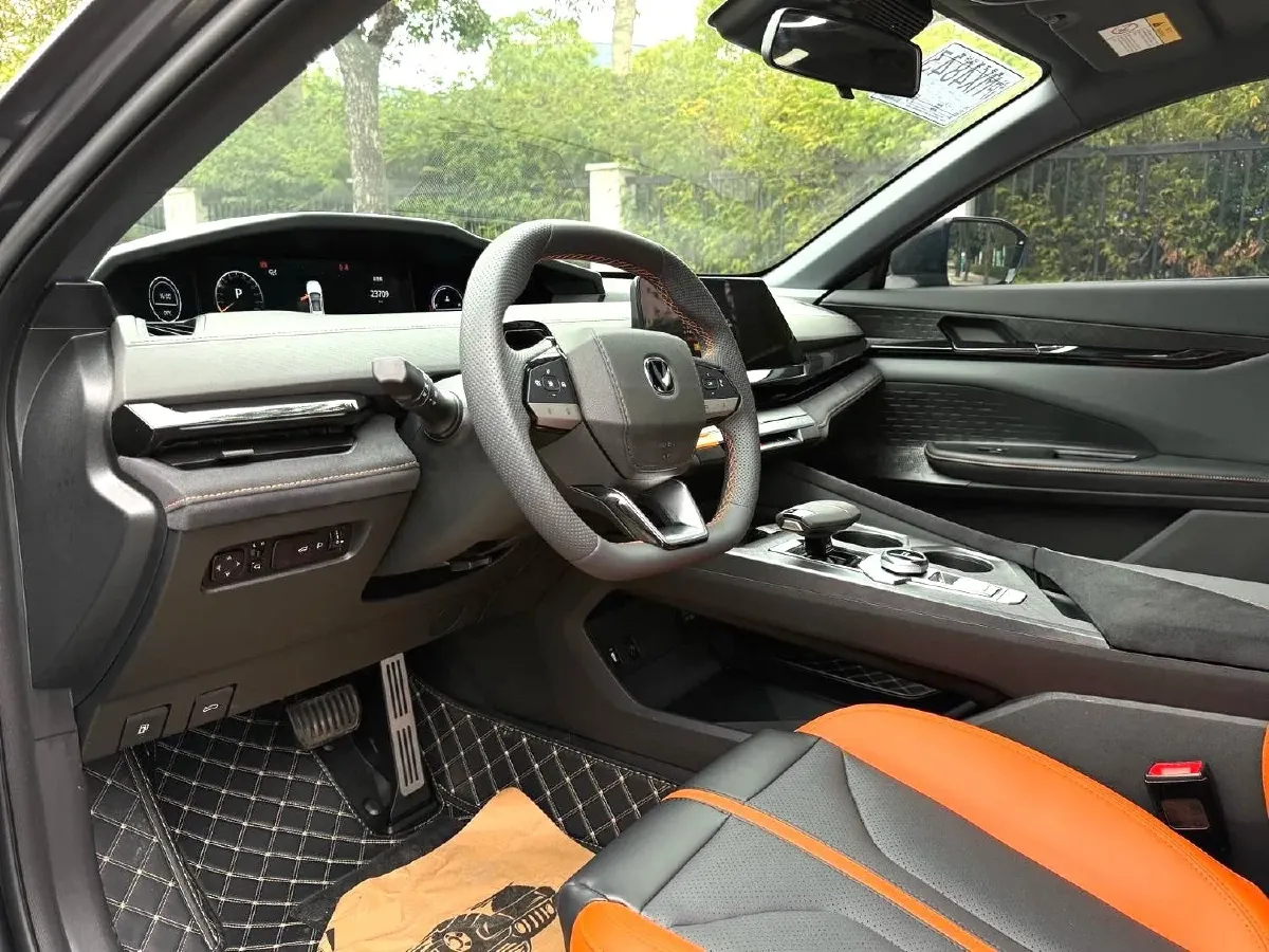 2024 ChangAn UNI-V 1.5T 188HP L4 7DCT,autocango,china used car exporter,china ev exporter,chinese used car exporter,chinese used ev exporter