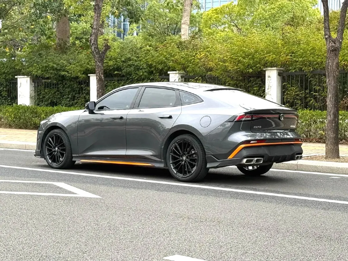 2024 ChangAn UNI-V 1.5T 188HP L4 7DCT,autocango,china used car exporter,china ev exporter,chinese used car exporter,chinese used ev exporter