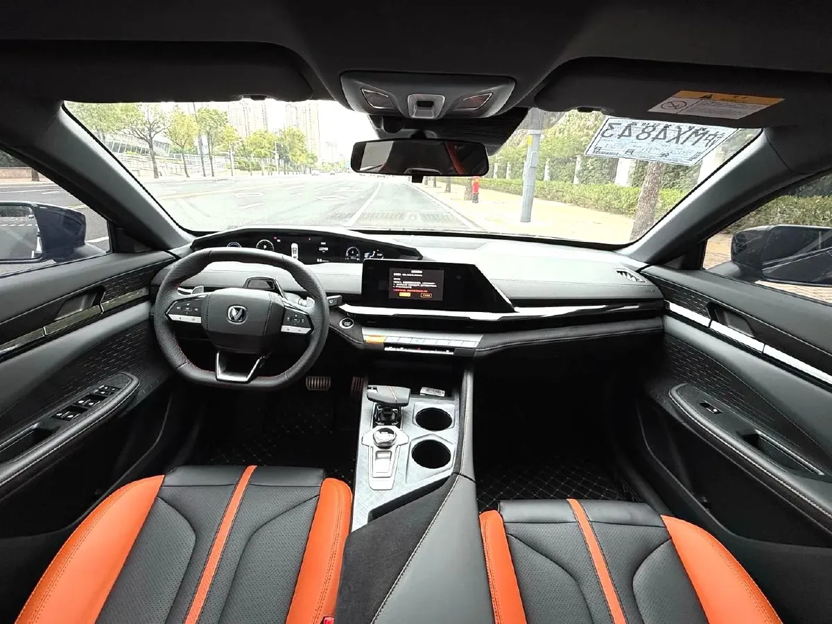 2024 ChangAn UNI-V 1.5T 188HP L4 7DCT,autocango,china used car exporter,china ev exporter,chinese used car exporter,chinese used ev exporter