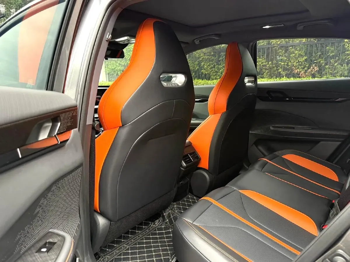 2024 ChangAn UNI-V 1.5T 188HP L4 7DCT,autocango,china used car exporter,china ev exporter,chinese used car exporter,chinese used ev exporter