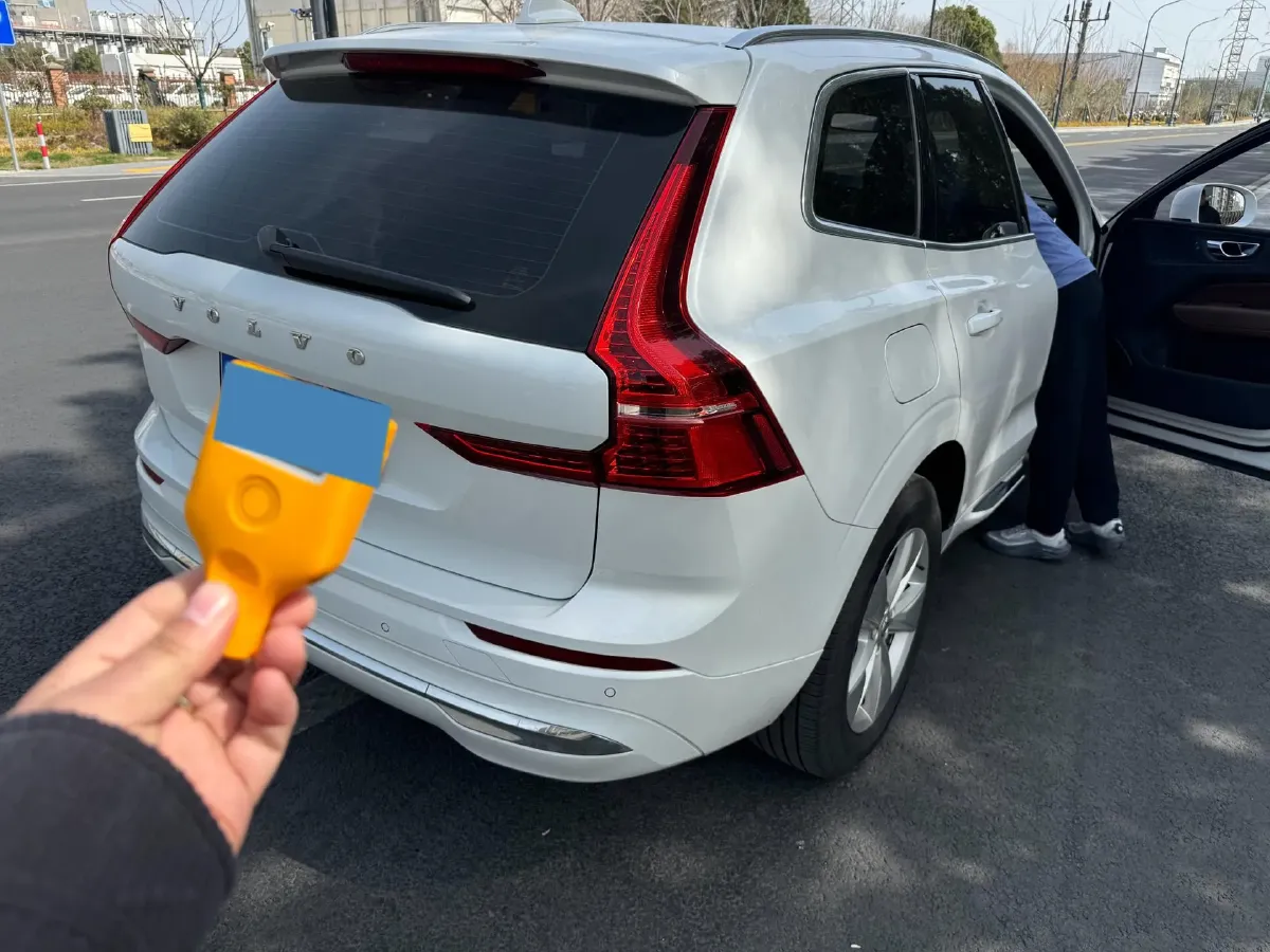 2022 Volvo XC60 2.0T 250HP L4 8AT,autocango,china used car exporter,china ev exporter,chinese used car exporter,chinese used ev exporter