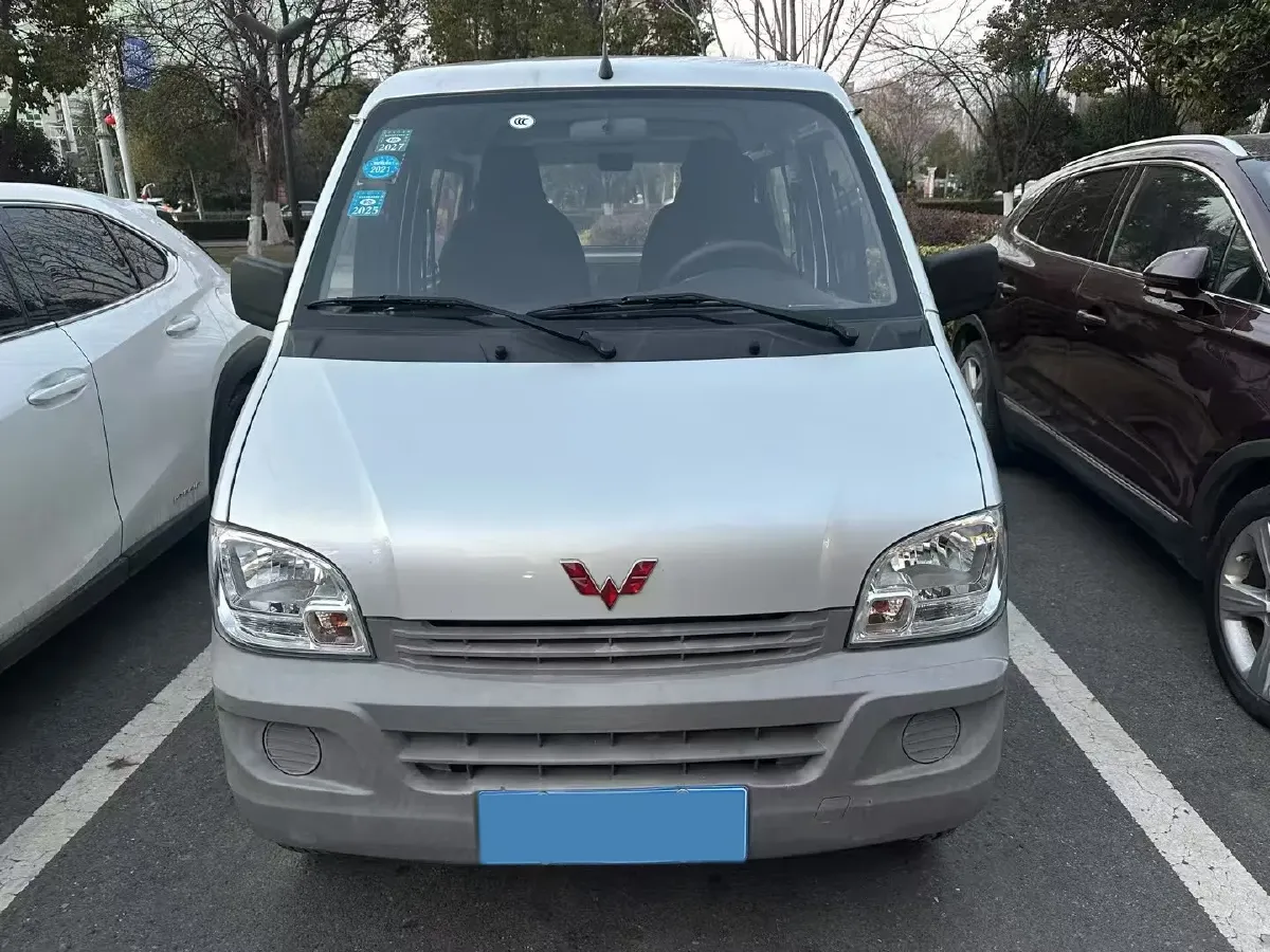 2020 WuLing ZhiGuang 1.2L 76HP L4 5MT,autocango,china used car exporter,china ev exporter,chinese used car exporter,chinese used ev exporter