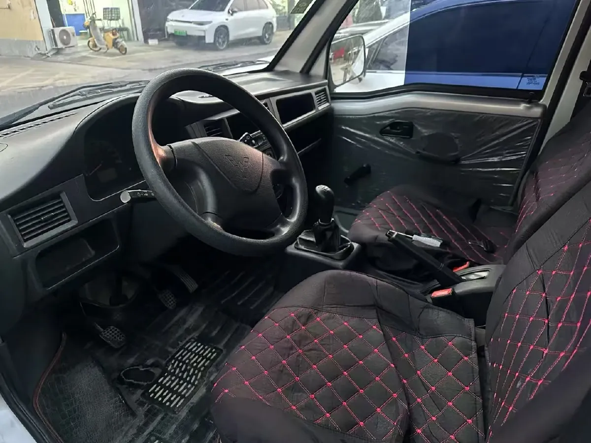 2020 WuLing ZhiGuang 1.2L 76HP L4 5MT,autocango,china used car exporter,china ev exporter,chinese used car exporter,chinese used ev exporter