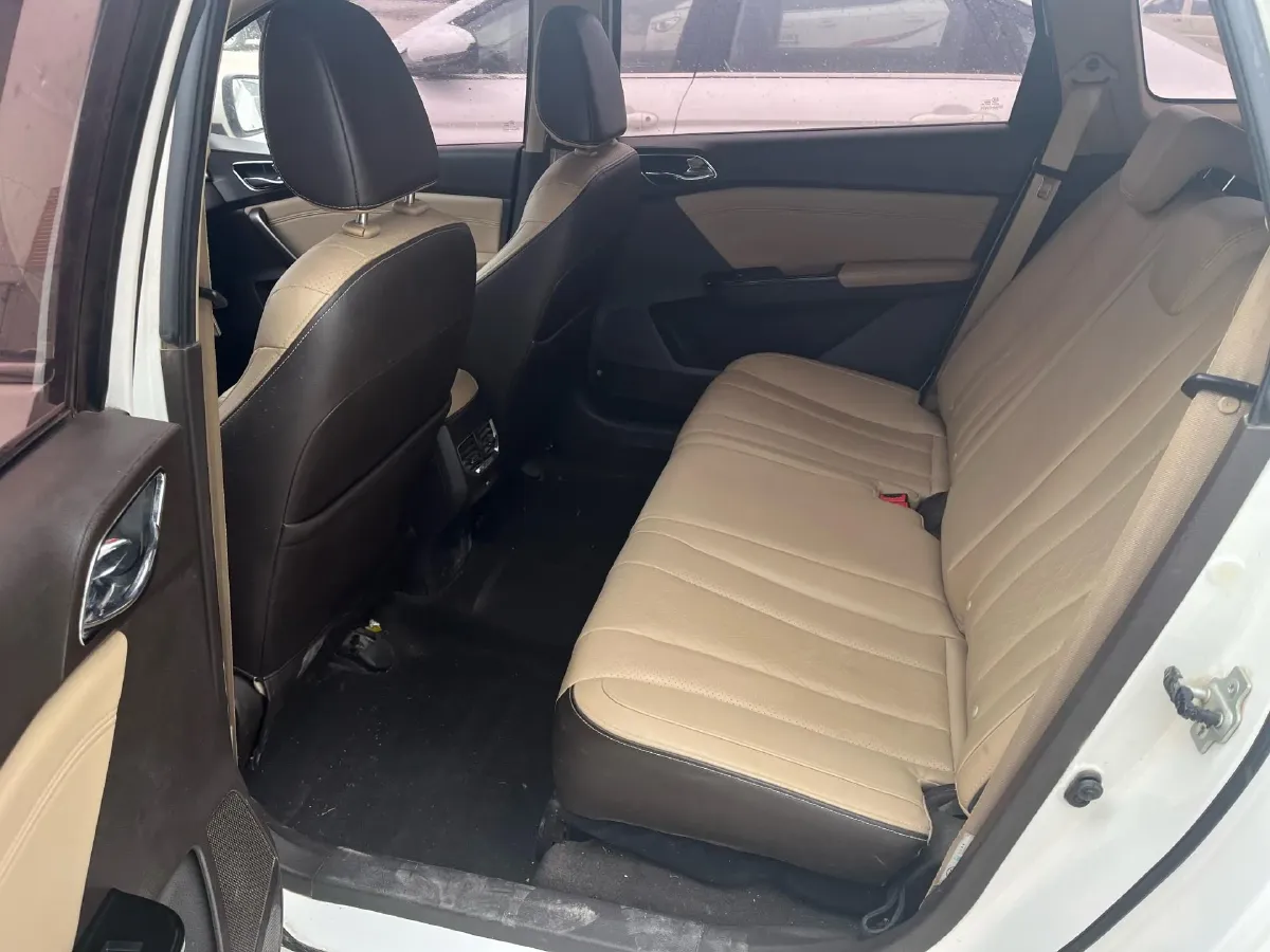 2017 BaoJun 310W 1.5L 112HP L4 6MT,autocango,china used car exporter,china ev exporter,chinese used car exporter,chinese used ev exporter