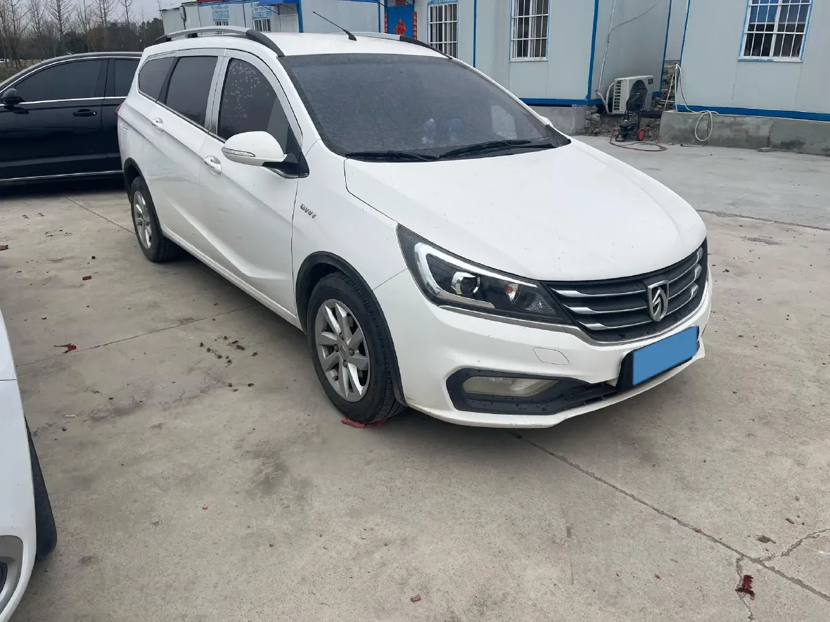 2017 BaoJun 310W 1.5L 112HP L4 6MT,autocango,china used car exporter,china ev exporter,chinese used car exporter,chinese used ev exporter