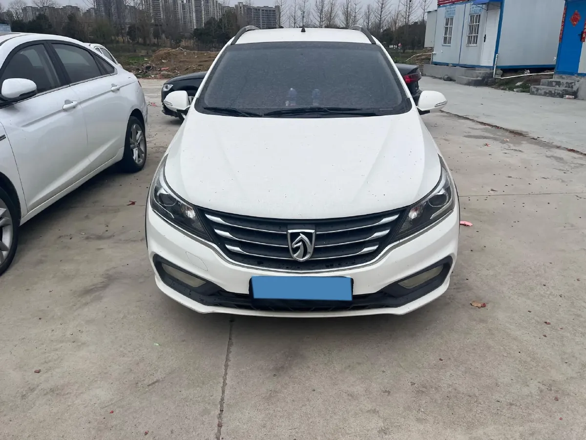 2017 BaoJun 310W 1.5L 112HP L4 6MT,autocango,china used car exporter,china ev exporter,chinese used car exporter,chinese used ev exporter