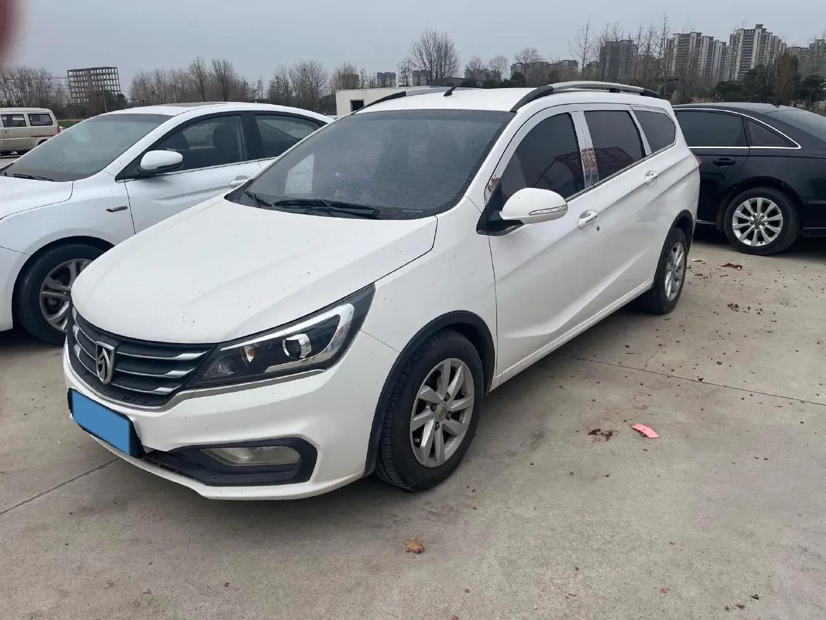2017 BaoJun 310W 1.5L 112HP L4 6MT,autocango,china used car exporter,china ev exporter,chinese used car exporter,chinese used ev exporter