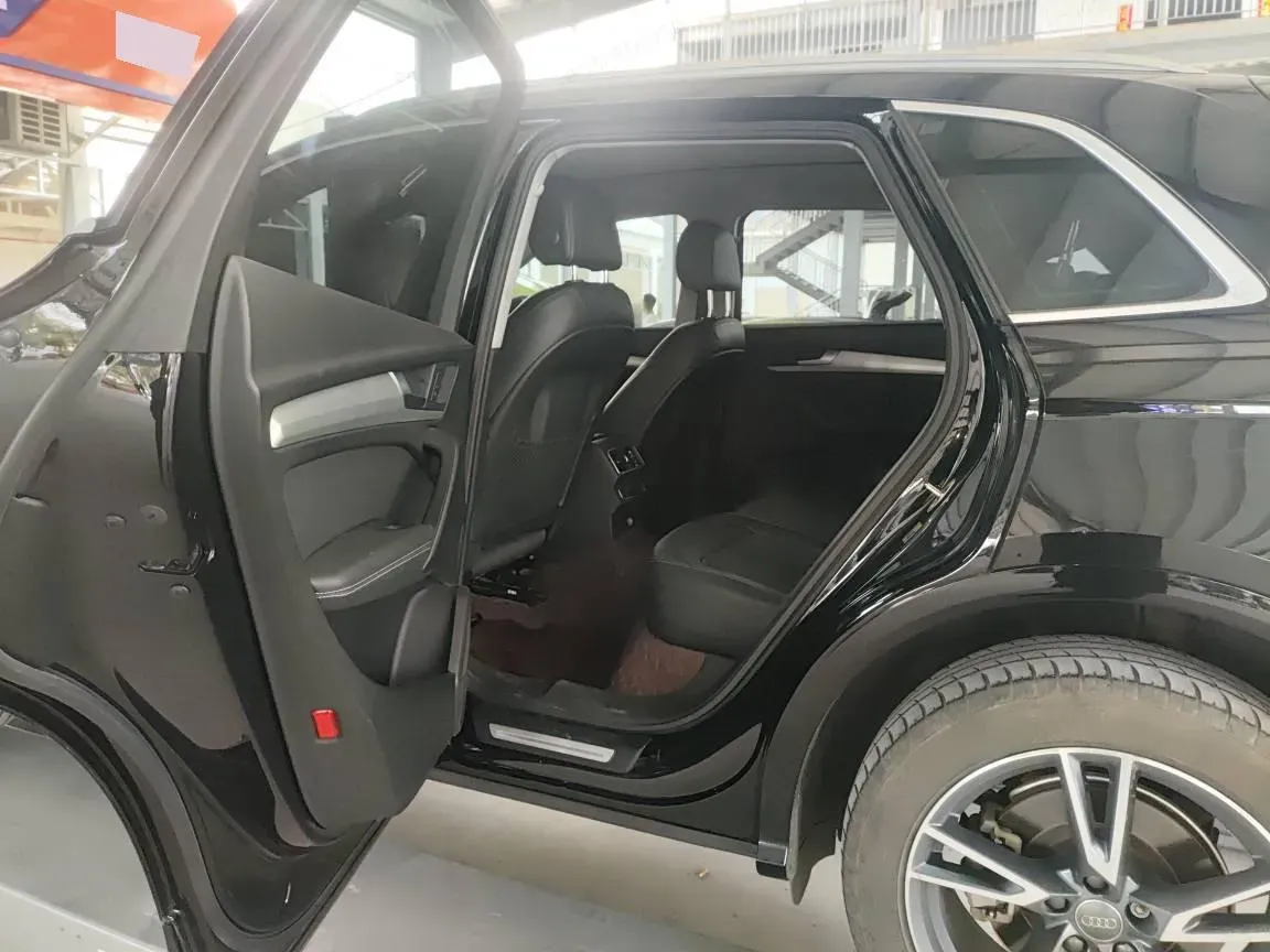2020 Audi Q5L 2.0T 190HP L4 7DCT,autocango,china used car exporter,china ev exporter,chinese used car exporter,chinese used ev exporter