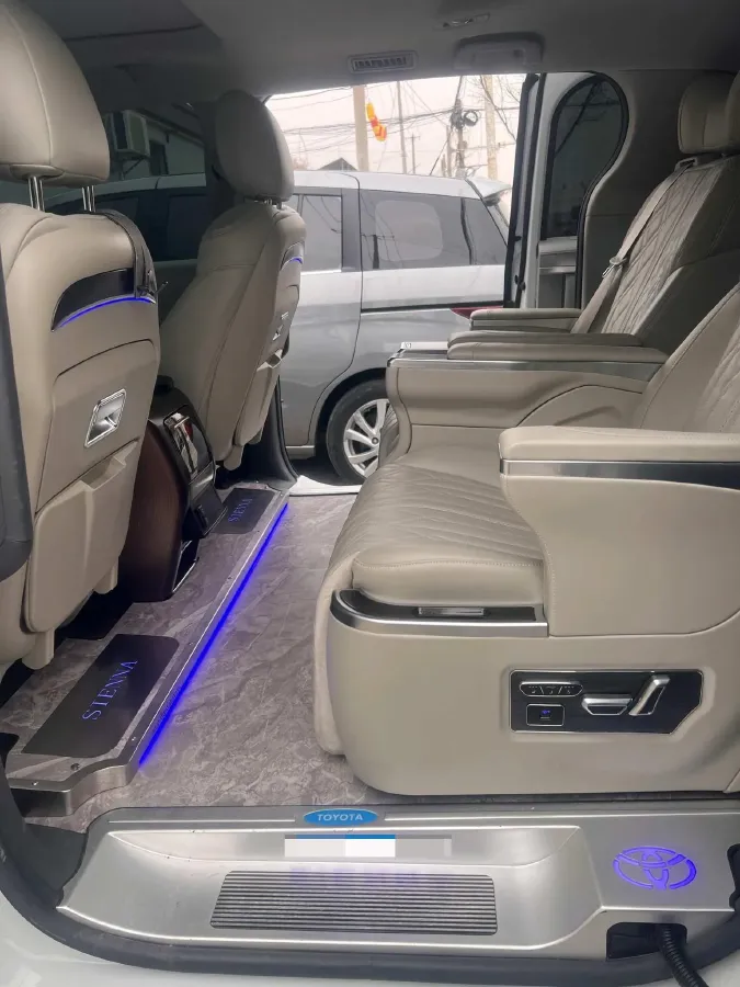 2023 Toyota Sienna 2.5L 189HP L4 E-CVT Hybrid,autocango,china used car exporter,china ev exporter,chinese used car exporter,chinese used ev exporter