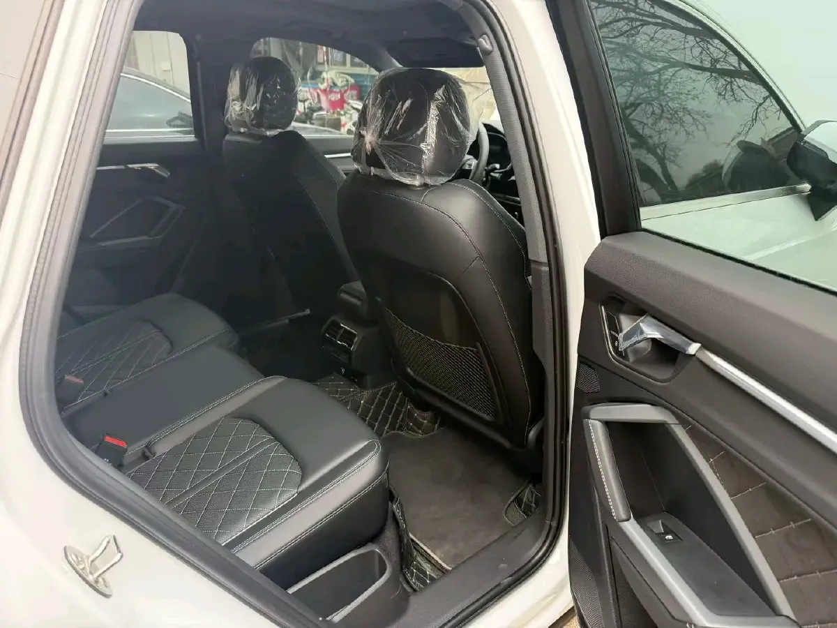 2025 Audi Q3 1.5T 160HP L4 7DCT,autocango,china used car exporter,china ev exporter,chinese used car exporter,chinese used ev exporter