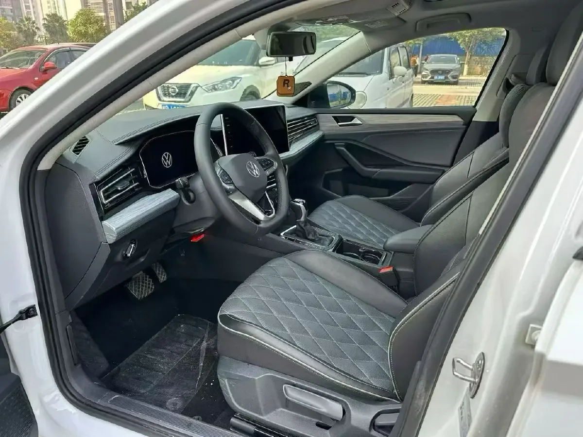 2024 Volkswagen Sagitar 1.5T 160HP L4 7DCT,autocango,china used car exporter,china ev exporter,chinese used car exporter,chinese used ev exporter